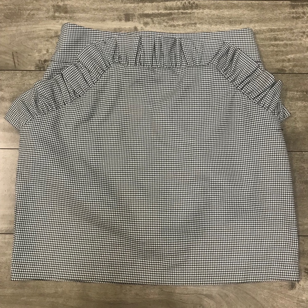 H&M Checkered Skirt with Ruffle detail